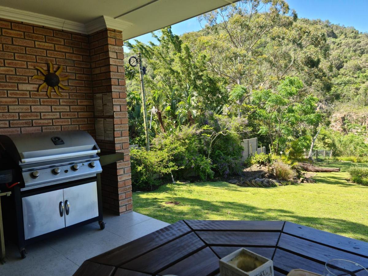 Mackenzies Accommodation East London Esterno foto
