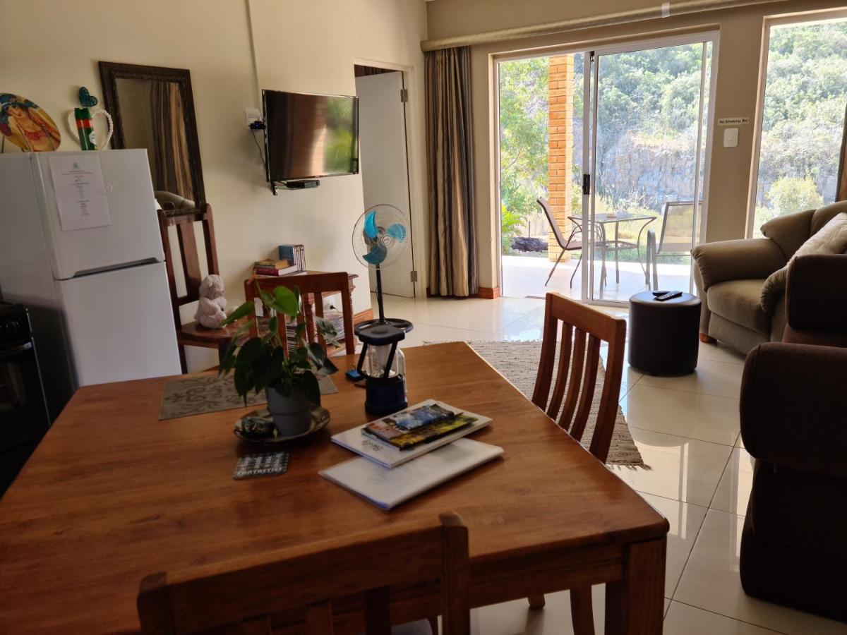Mackenzies Accommodation East London Esterno foto