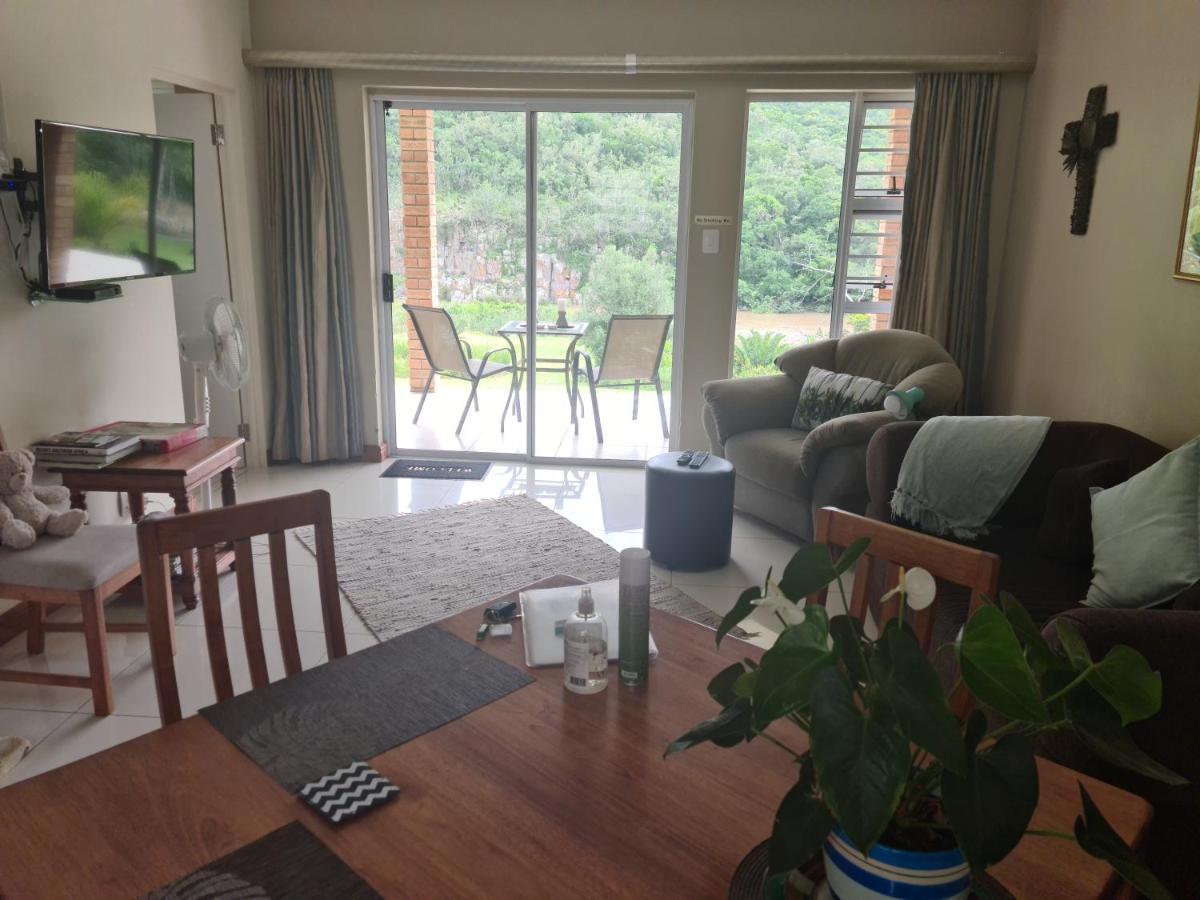 Mackenzies Accommodation East London Esterno foto