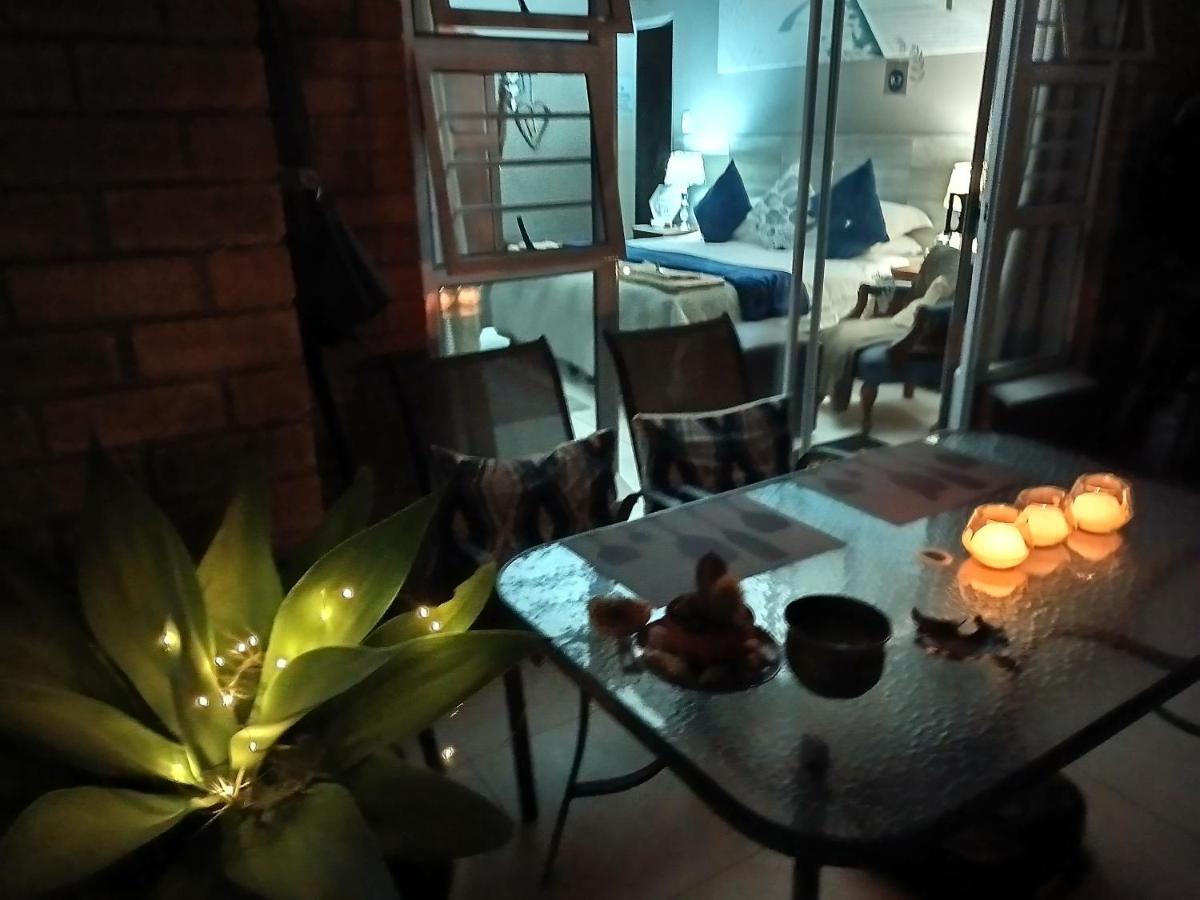 Mackenzies Accommodation East London Esterno foto