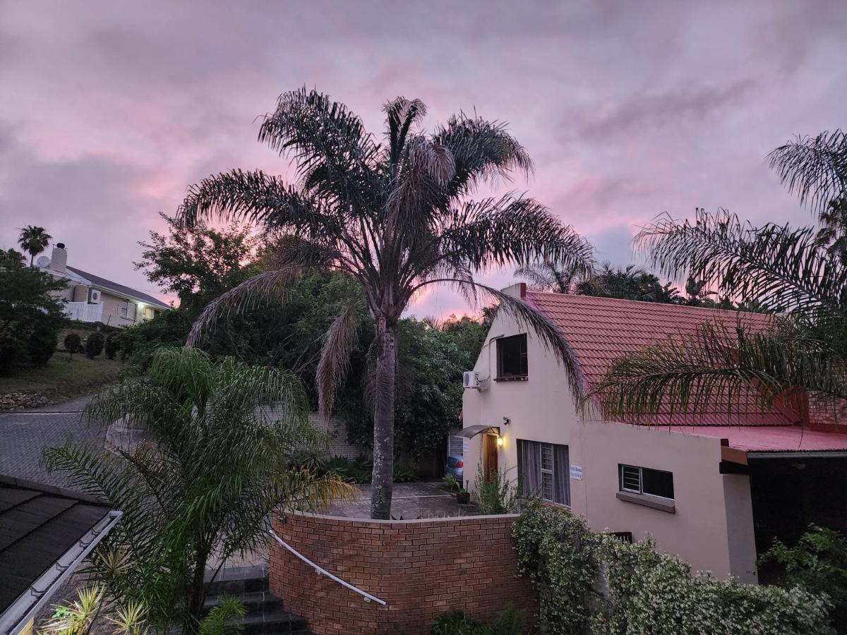 Mackenzies Accommodation East London Esterno foto