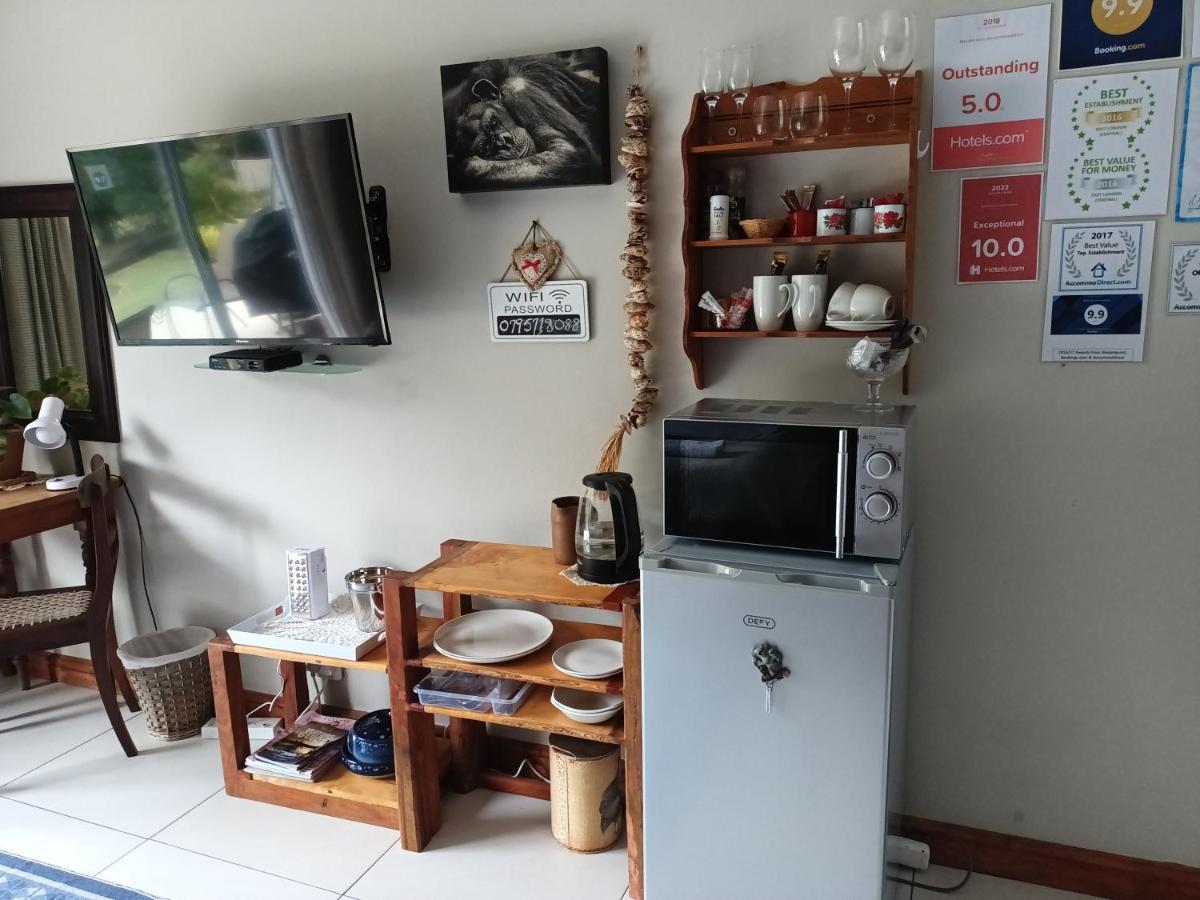 Mackenzies Accommodation East London Esterno foto
