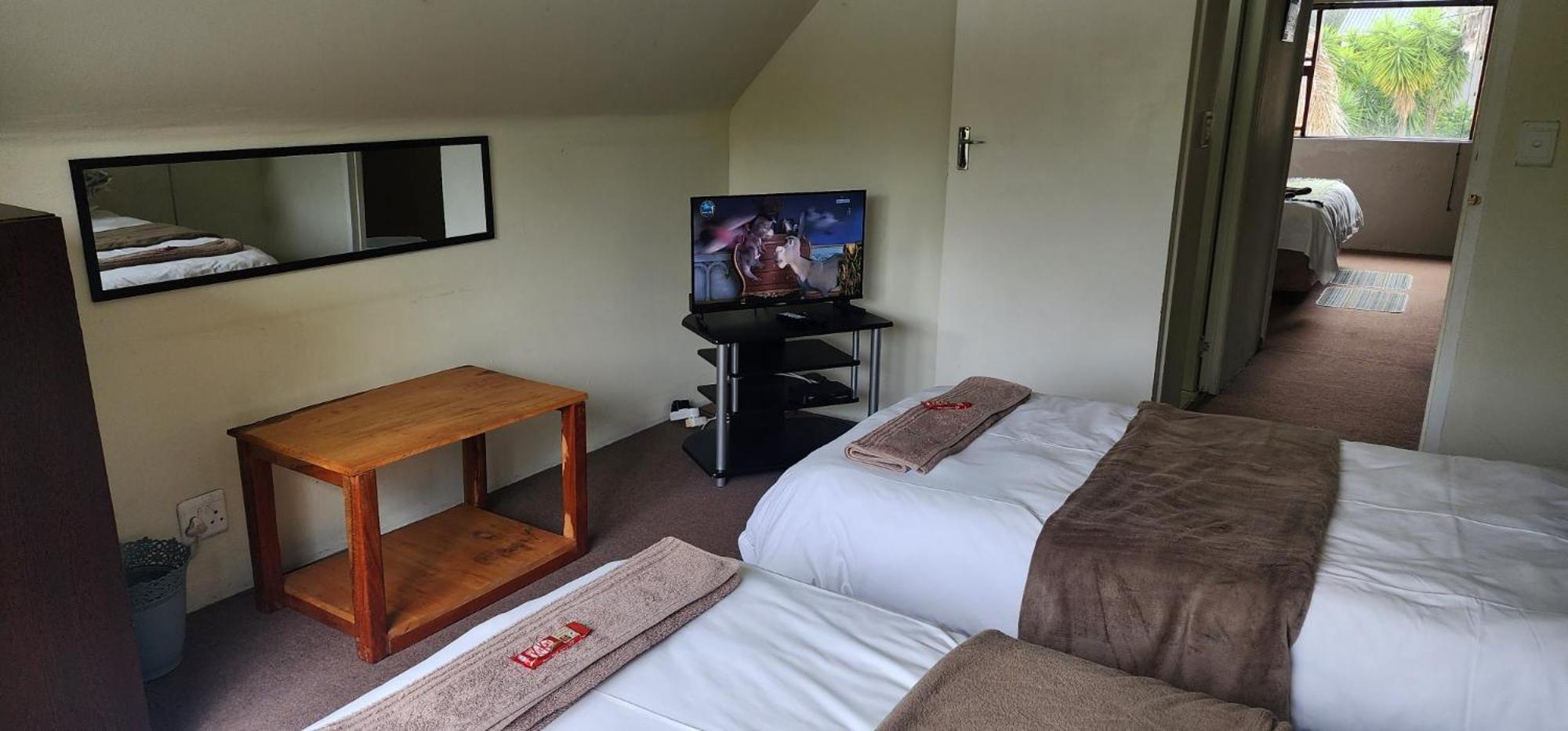 Mackenzies Accommodation East London Esterno foto