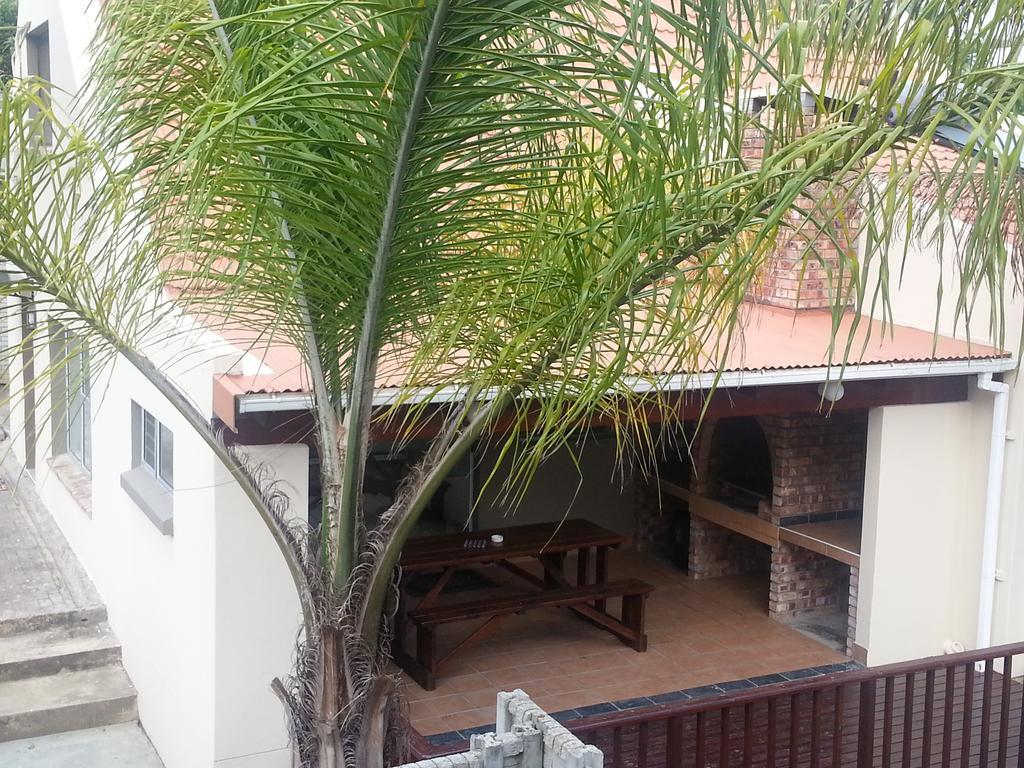 Mackenzies Accommodation East London Esterno foto