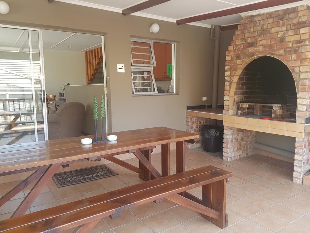 Mackenzies Accommodation East London Esterno foto