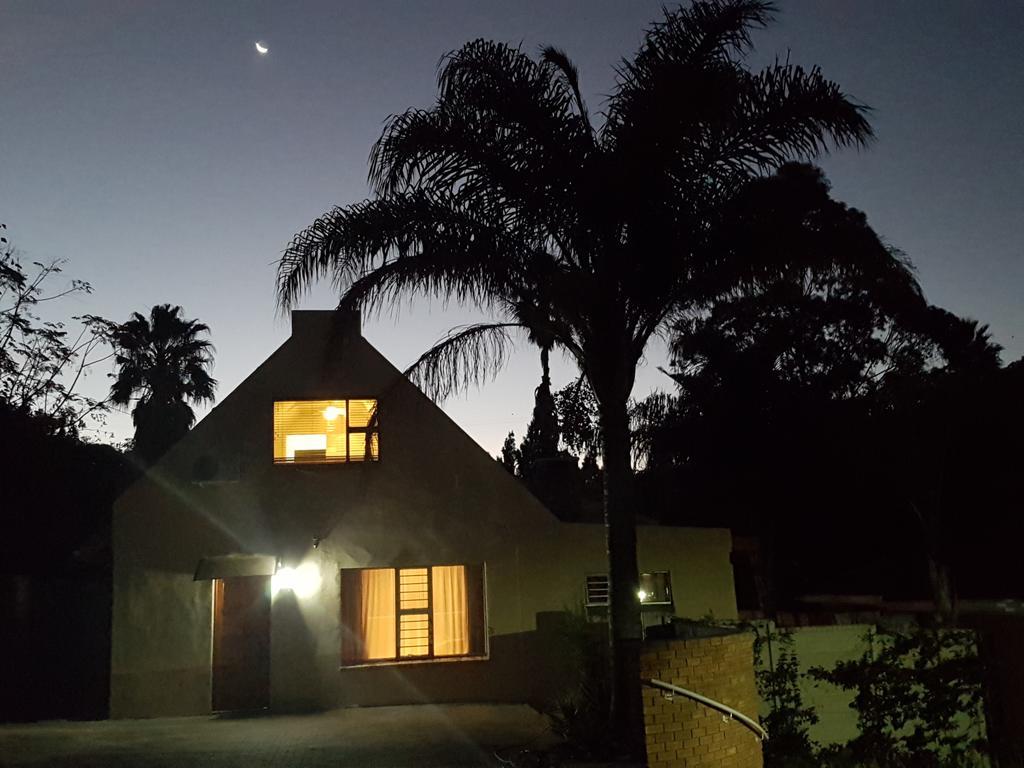 Mackenzies Accommodation East London Esterno foto