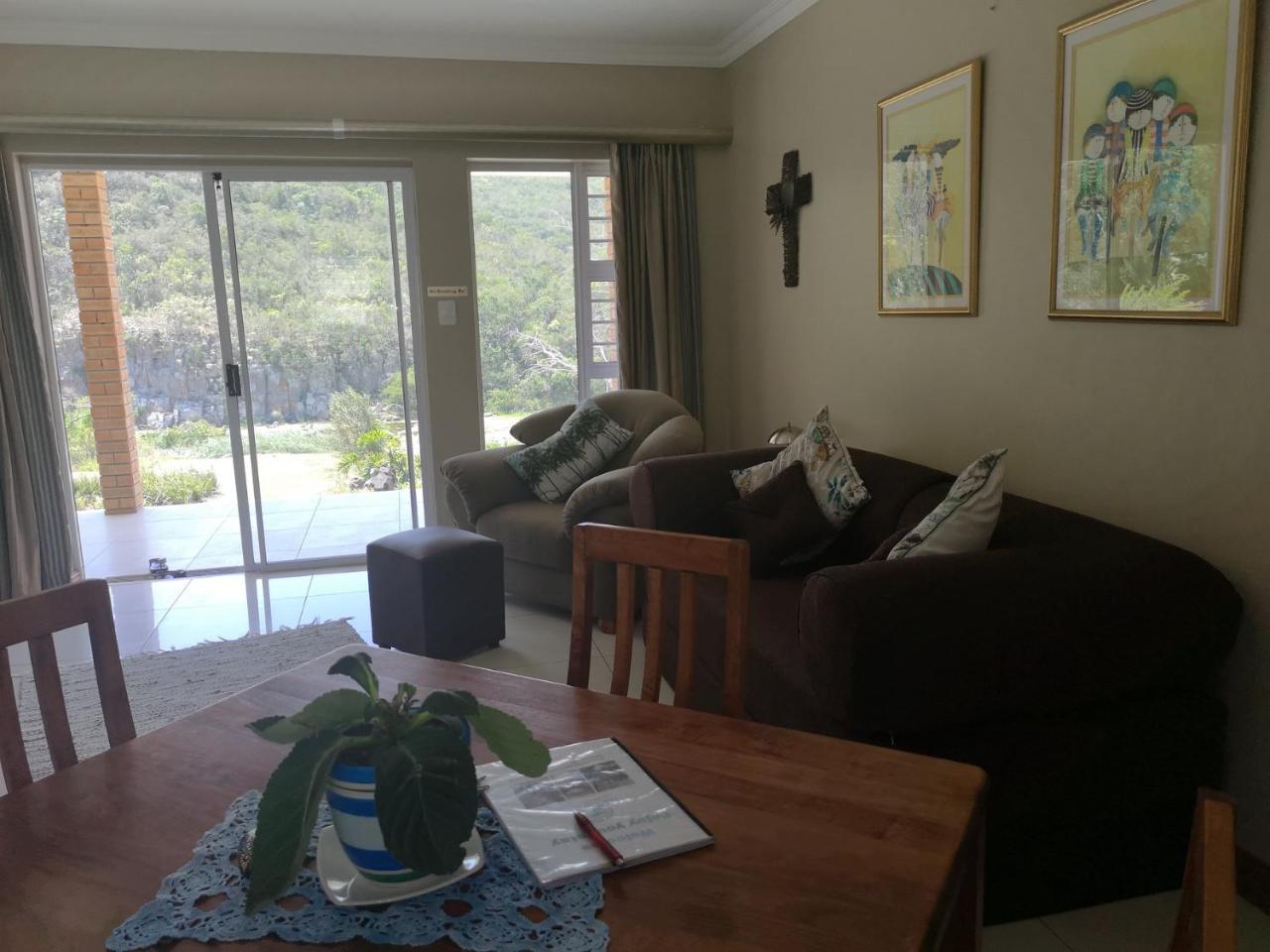 Mackenzies Accommodation East London Esterno foto